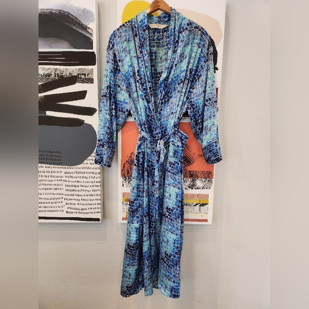 Vintage Victoria's Secret 1990s Blue Mosaic Patterned Long Polyester Type Robe